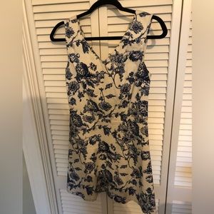 Summer dress size L. Blue and white floral.